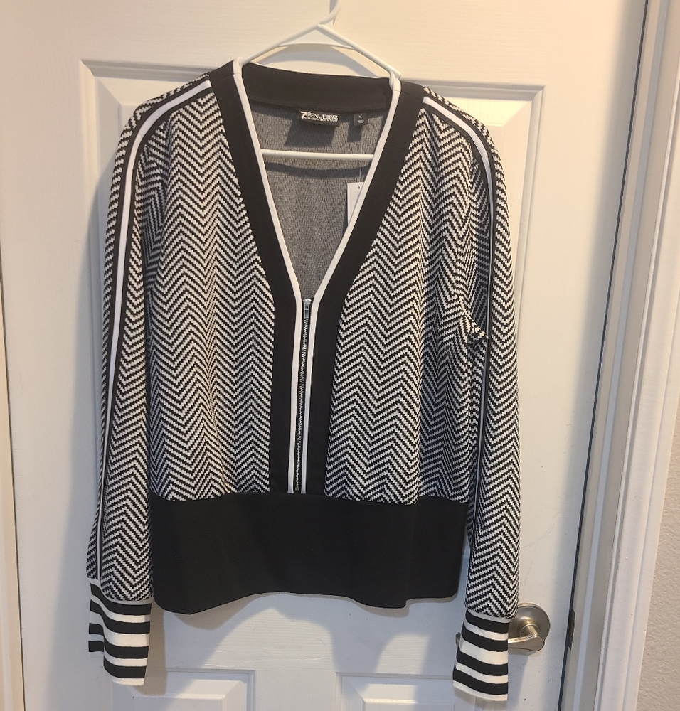 NY&Co Black&White sweater